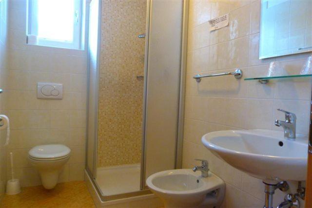 Bed and Breakfast Garni Cremona Bresanona Habitación foto